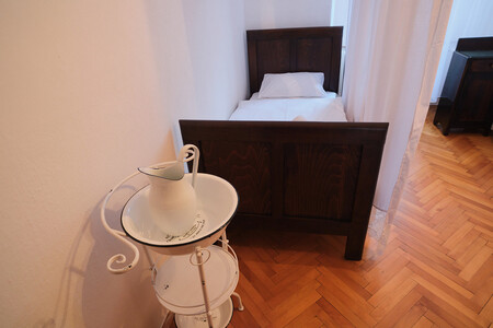 Nunski sobi v Samostanu Mekinje (6)